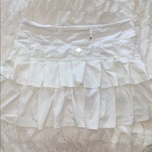lululemon white tennis skirt !!
